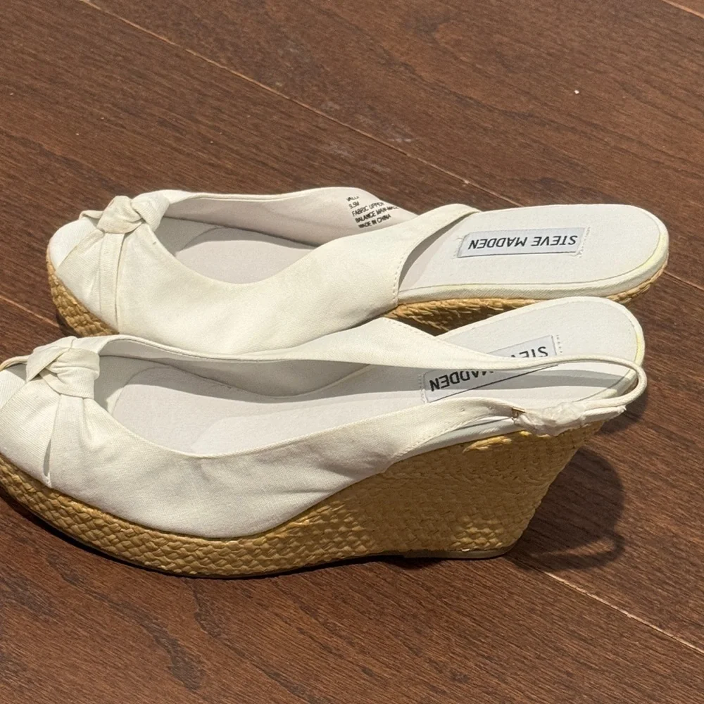 NWT Steve Madden Vallii White Espadrille Wedge Sandals Size 9.5